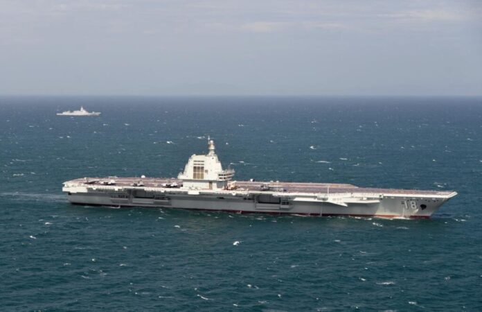 El portaaviones Fujian ya en servicio en la AEPL.